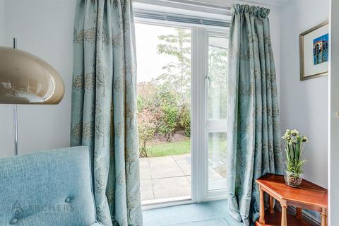 2 bedroom flat for sale, Manchester Road, Crosspool, Sheffield