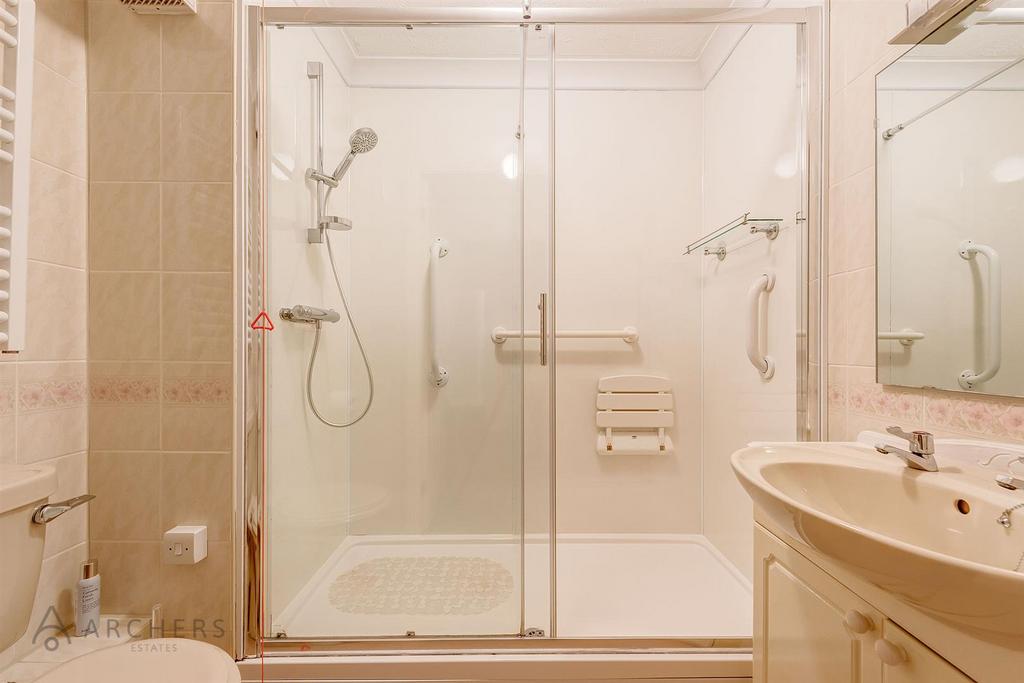 8 Kings Court(Interior)(17of24).jpg