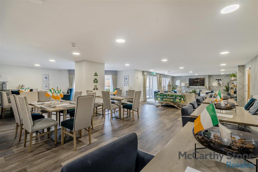 8639841-interior14.jpg