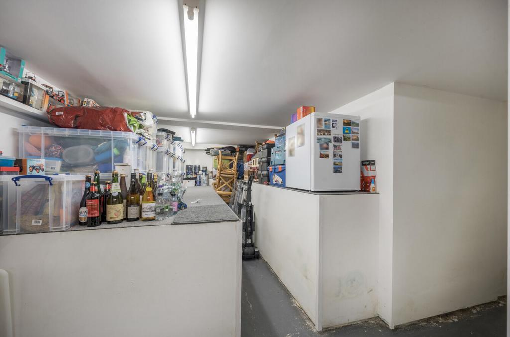 1299518 29 683588...