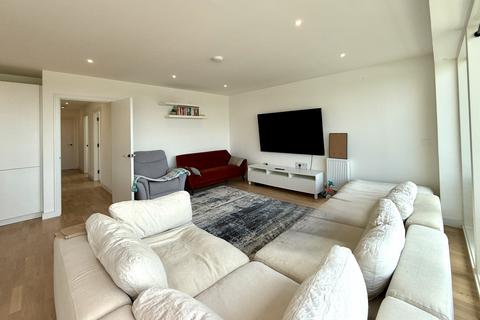 3 bedroom penthouse for sale, Sibley House, 1 Cedrus Avenue, Southall, UB1