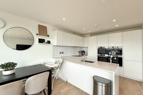 3 bedroom penthouse for sale, Sibley House, 1 Cedrus Avenue, Southall, UB1