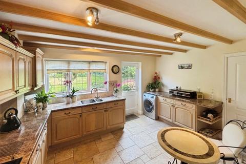 4 bedroom detached house for sale, Epsom Close, Redditch B97