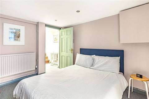 62 Buttesland Street, London, N1 6BY