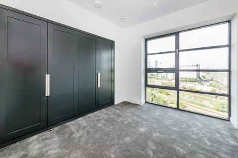 2 bedroom flat to rent, Lyell Street, London E14