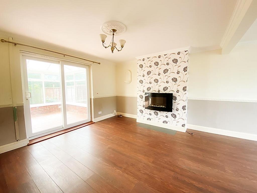 Lounge &amp; Dining Room