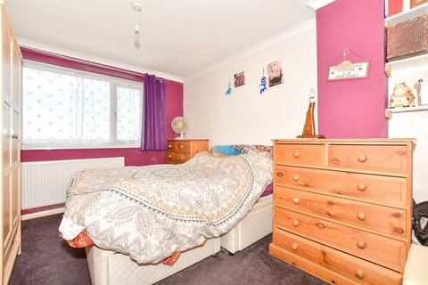 17 Fulbert Road, Dover, CT16 2EE