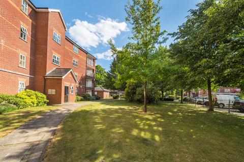Macmillan Way, London, SW17