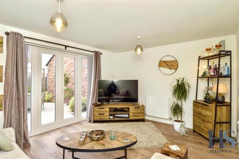 5 Elson Vale, Tamworth, B79 8UG