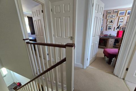 10 Beatrice Walk, Bexhill-on-sea, TN39 4EW