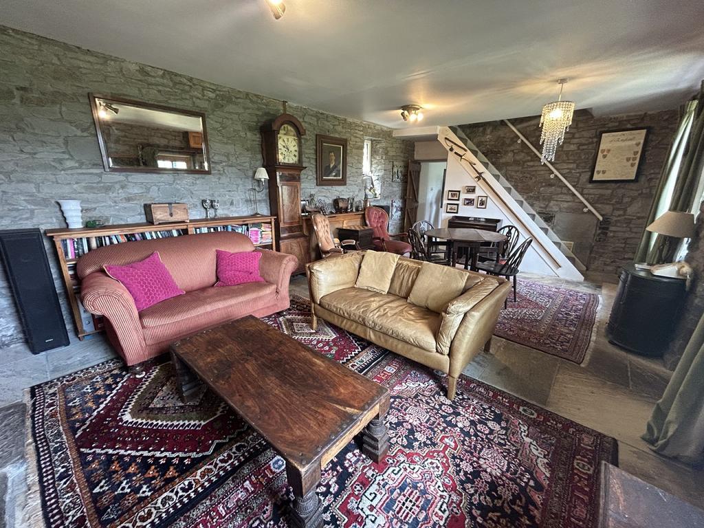 Sitting Room / Dining Room