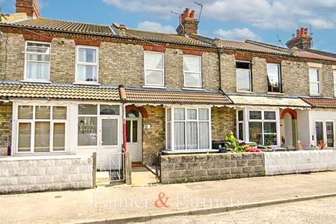 3 bedroom terraced house to rent, Oxford Crescent, Clacton On Sea, Essex, CO15