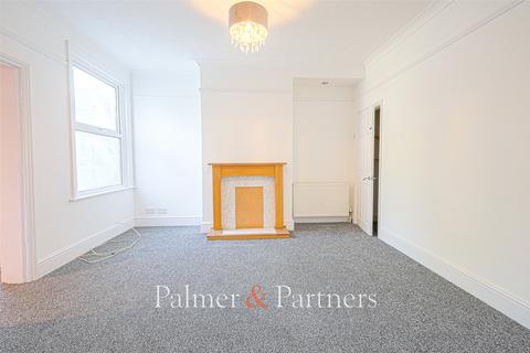 3 bedroom terraced house to rent, Oxford Crescent, Clacton On Sea, Essex, CO15