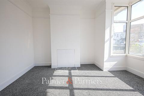 3 bedroom terraced house to rent, Oxford Crescent, Clacton On Sea, Essex, CO15