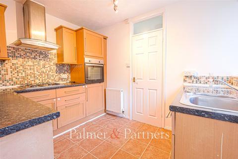 3 bedroom terraced house to rent, Oxford Crescent, Clacton On Sea, Essex, CO15