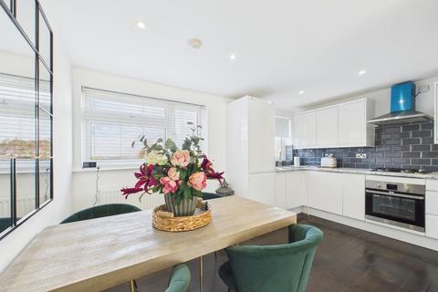 41 Langdon Shaw, Sidcup, DA14 6AX