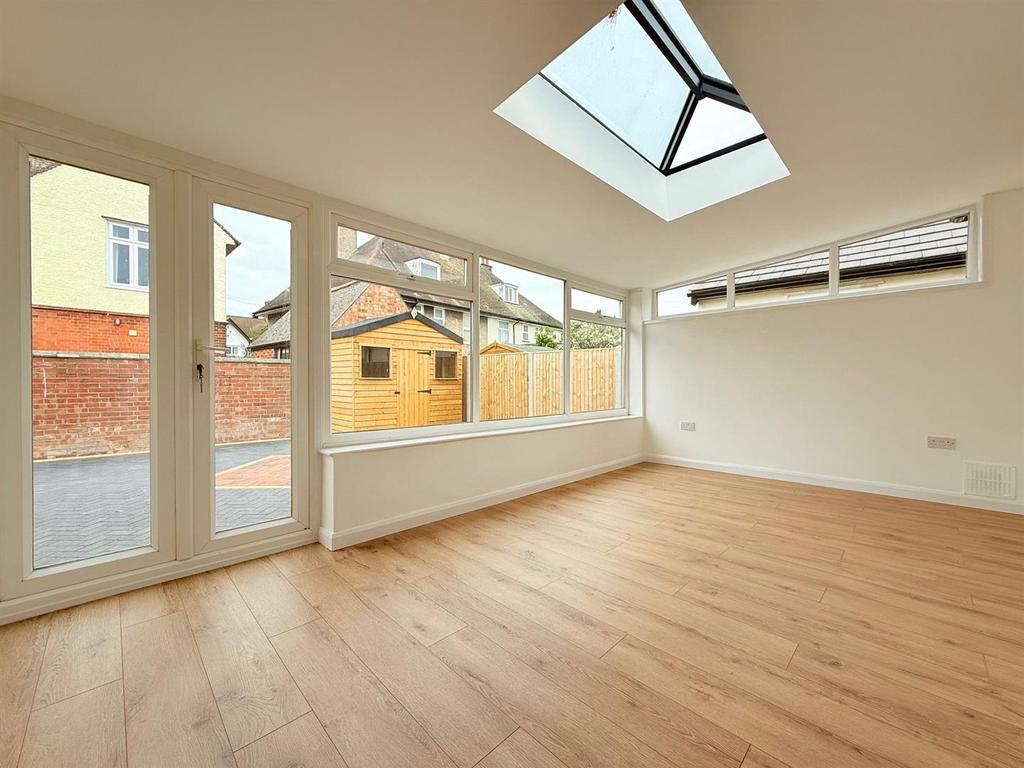 Sunroom (1).jpg