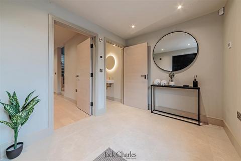 4 bedroom detached house for sale, Orchard Drive, Tonbridge