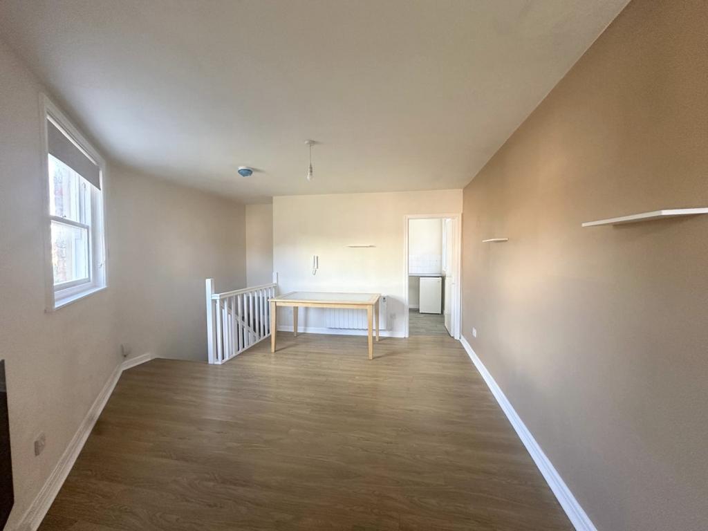 5 Avenham Place