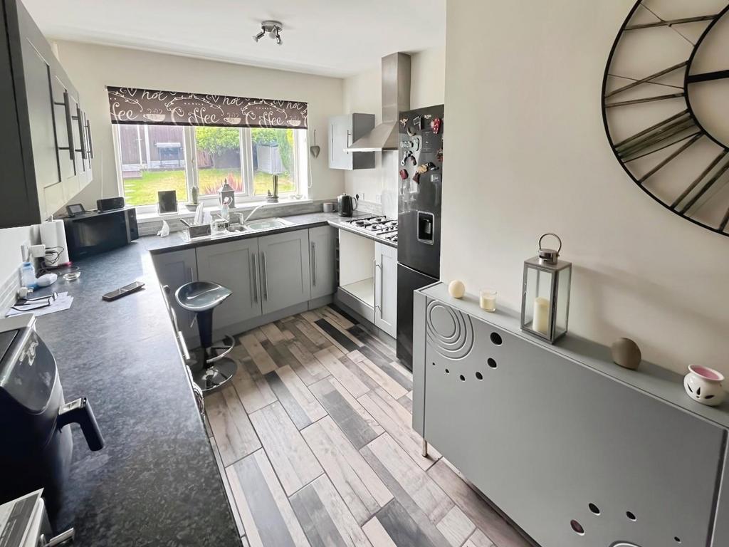 KITCHEN 1.jpg
