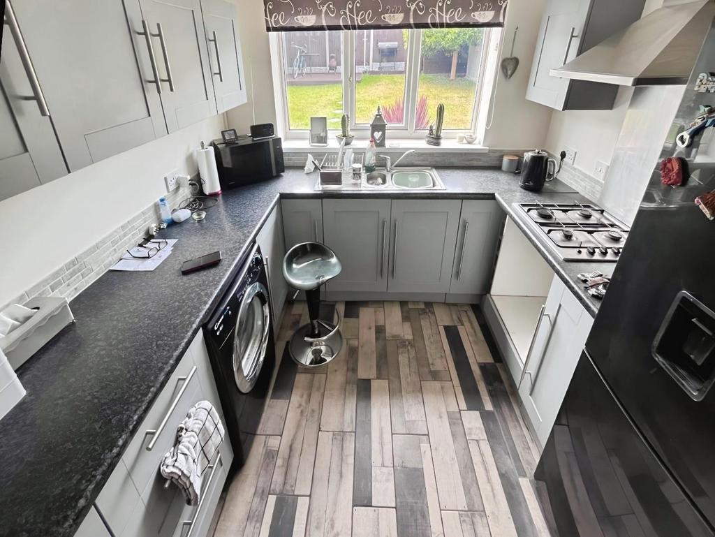 KITCHEN 2.jpg
