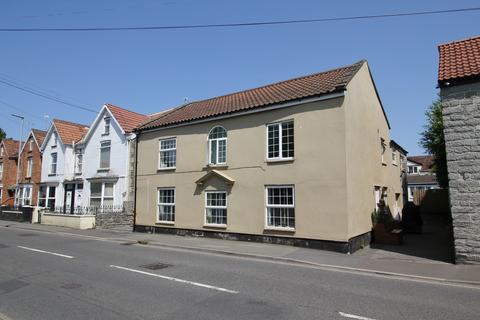 undefined, Glaston Road, Street