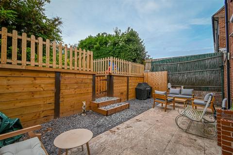 3 bedroom semi-detached house for sale, 23 Beech Road, Bridgnorth