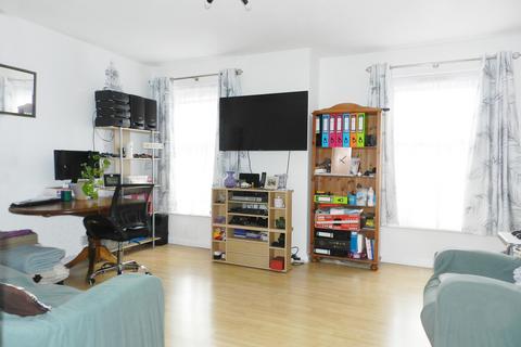 2 bedroom flat for sale, Baker Street, Enfield EN1