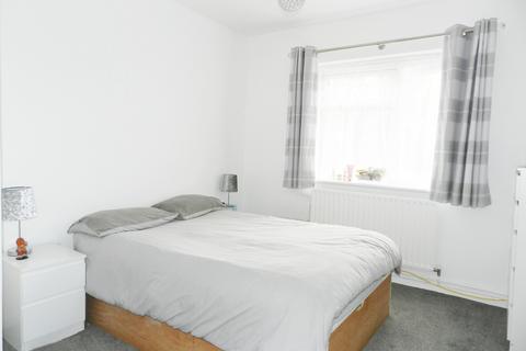 2 bedroom flat for sale, Baker Street, Enfield EN1