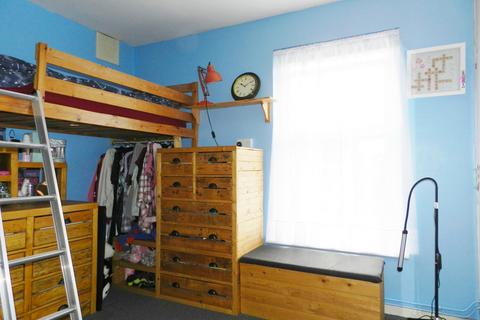 2 bedroom flat for sale, Baker Street, Enfield EN1