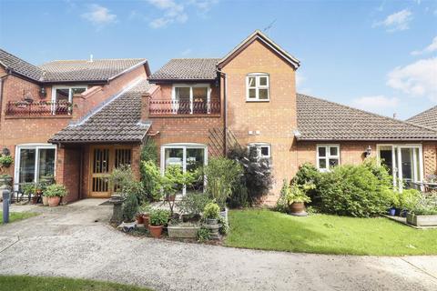 2 bedroom retirement property for sale, The Cloisters, Rushden NN10