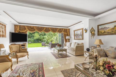 30 Birkdale Road, London, W5 1JZ