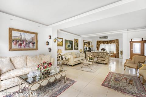 30 Birkdale Road, London, W5 1JZ