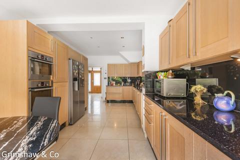 30 Birkdale Road, London, W5 1JZ