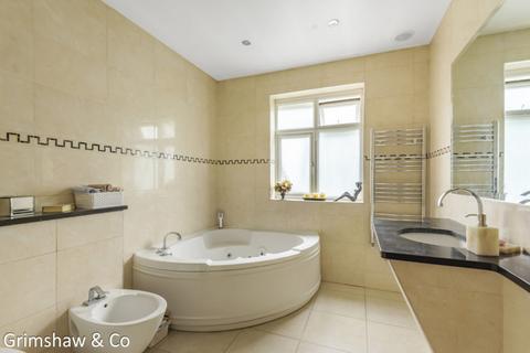 30 Birkdale Road, London, W5 1JZ