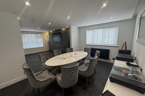 5 bedroom detached house to rent, Pilgrims Way, Maidstone ME14