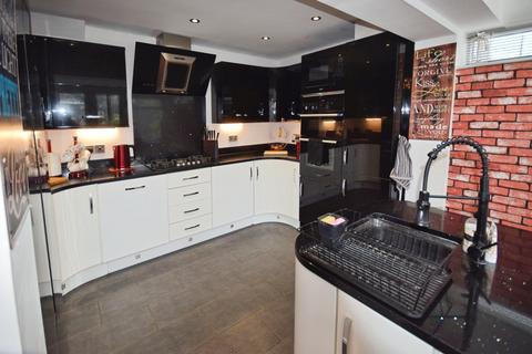 4 bedroom detached house for sale, Burghley Road, Skegness PE25