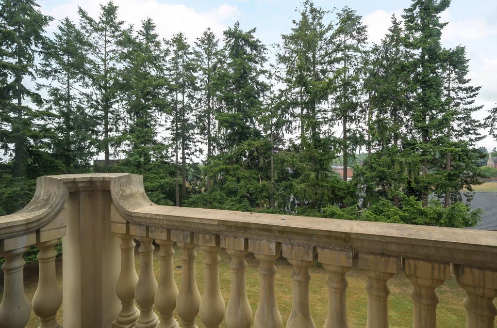 1299480-9-68357ec...