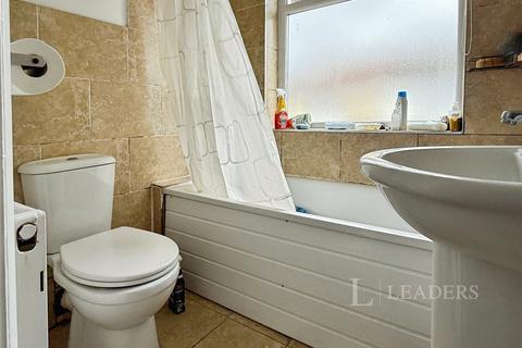 3 bedroom semi-detached house for sale, Chester Avenue, Luton, Bedfordshire