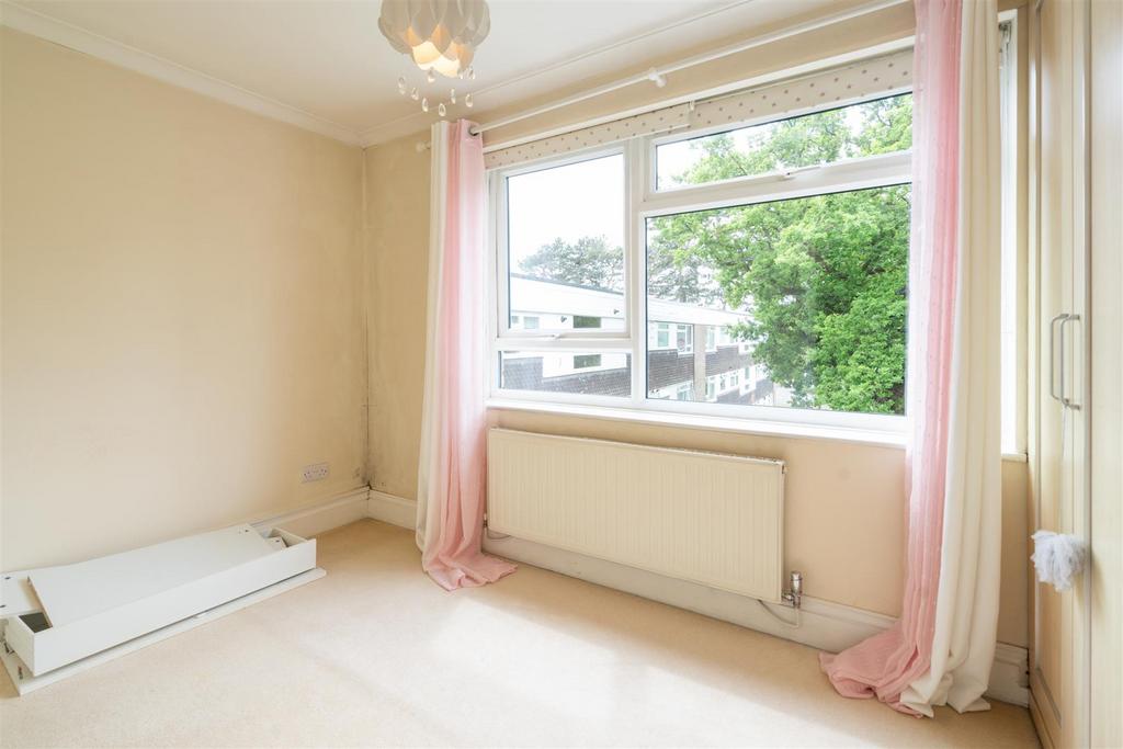8 Dingle Lane 5.jpg