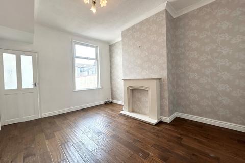 3 bedroom terraced house to rent, Kemp Street, Fleetwood, Lancashire, FY7