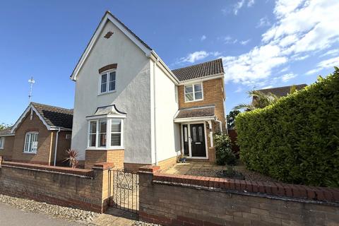 5 Bentley Drive, Lowestoft, NR32 4WA