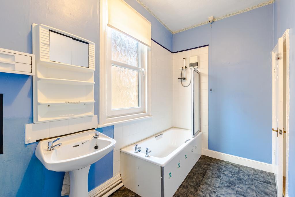 Bathroom1