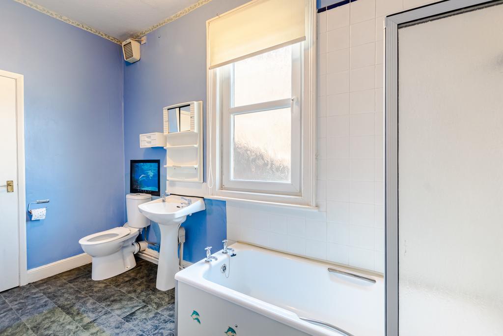 Bathroom2