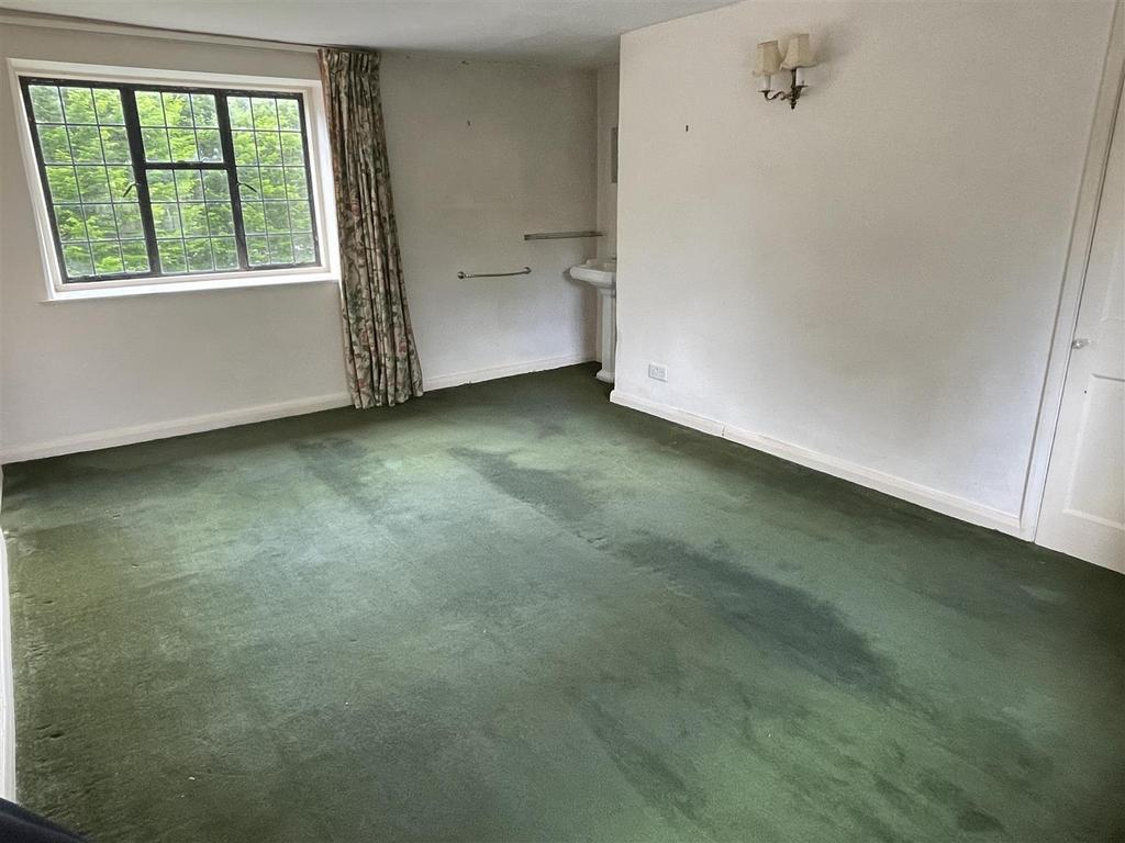 Bedroom 2.JPG