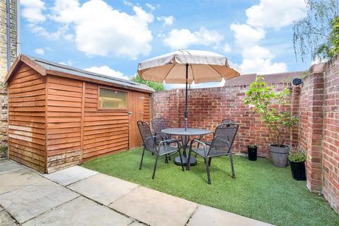 2 bedroom detached house for sale, Queens Avenue, Snodland, Kent
