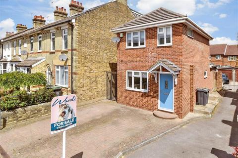 2 bedroom detached house for sale, Queens Avenue, Snodland, Kent