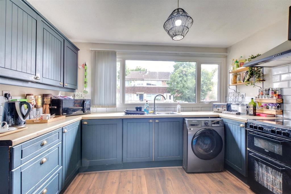 Kitchen 3.jpeg