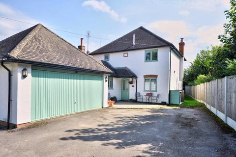 4 bedroom detached house to rent, Ilmer, Princes Risborough, Buckinghamshire