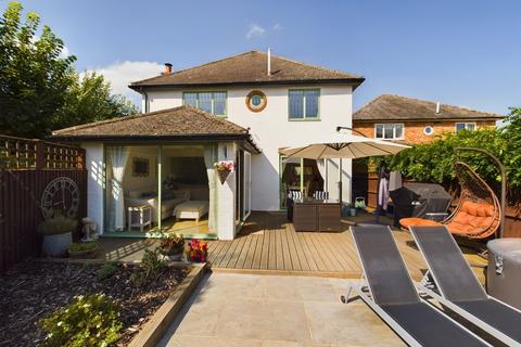 4 bedroom detached house to rent, Ilmer, Princes Risborough, Buckinghamshire